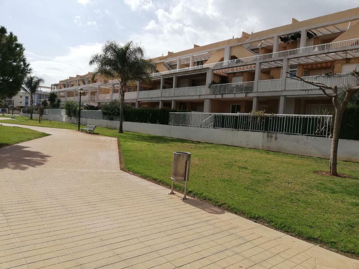 Las Terrazas Solo Familias Serviplaya Playa De Xeraco Luaran gambar